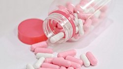 Antipsikotik ilaçlar neden el titremesine yol açabilir?