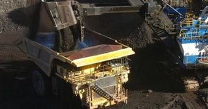 Trump Coal Push Faces Setback As Exports Plunge