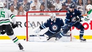 Jets Dominate Stars With 4-0 Victory In Game 2