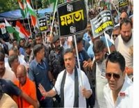 March to Nabanna turns violent; parents of RG Kar victim accuse police of beating them - Social News XYZ