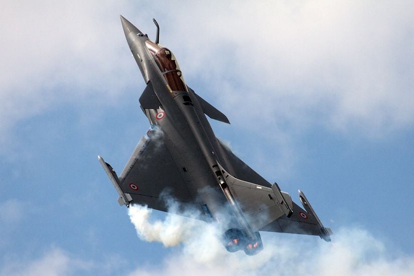 Kanardı olan bir Dassault Rafale.