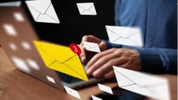 "Bir E-Posta Daha..." İşkoliklik Gerçekten Bir Bağımlılık mı?