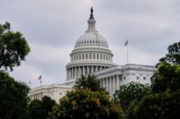 GOP, Democratic lawmakers unveil stock trading ban bill