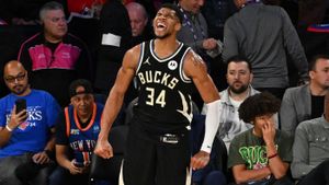 Bucks Edge 76ers 135-127 Amid Embiid's Knee Concerns