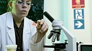 Meslek Olarak Hangisini Seçmeliyim: Tıp? Biyoloji? Moleküler Biyoloji ve Genetik?