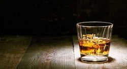 Viskiye Su Katmak Tadını Ortaya Çıkarıyor!