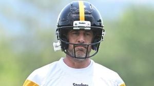 Aaron Rodgers Confirms Marriage Amid Steelers Debut Season