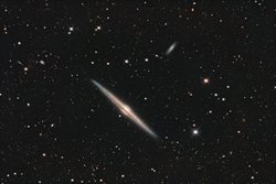 NGC 4565: Kenardan Görülen Bir Galaksi