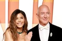 Jeff Bezos and fiancée Lauren Sánchez send out invites for ‘summer wedding in Italy’