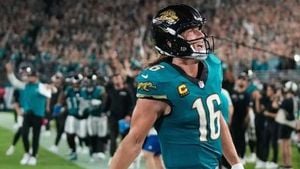 Jaguars Stun Chiefs With Wild Monday Night Comeback