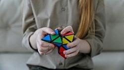 Psikolojide Bilgi İşleme Kuramı Nedir? Bir Bilgiyi Öğrenmek için Hangi Aşamalardan Geçmek Gerekir?