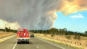 Western Victoria Bushfires Prompt Urgent Evacuations