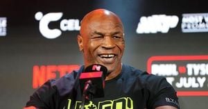 Mike Tyson Returns To Stage And Prepares For Mayweather Showdown