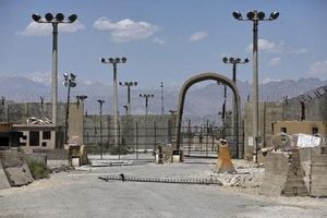 Trump Threatens Afghanistan Over Bagram Air Base Return