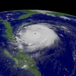 Hurricane Frances Approaches Florida