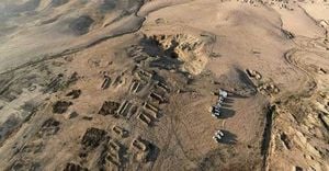 Iraq Begins Excavation Of Massive ISIS Mass Grave