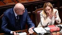 Meloni: “Manifesto di Ventotene non è la mia Europa”. Schlein: oltraggio alla memoria. Caos in aula