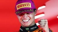 How the chances of Lando Norris and Max Verstappen chasing down Oscar Piastri in F1 's title race were impacted in Singapore