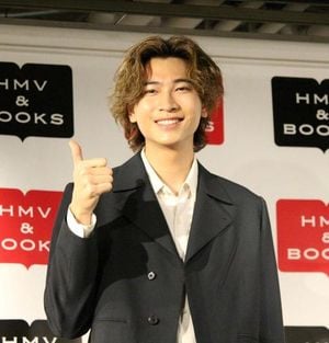 Hiroaki Shoji Celebrates His First Calendar Release