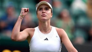 Svitolina Advances As Australian Open Quarter-Finals Heat Up