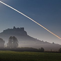 Puslu Bir Hasat Dolunayı