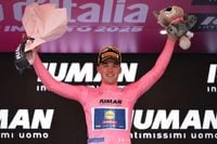 Giro 2025 - Étape 1 - Classement général : Mads Pedersen en rose - TotalVelo