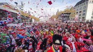 Köln Kicks Off Carnival Season With Enchanting Party