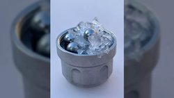 Bilim İnsanları, Neredeyse Tamamen Su Kadar Yoğun Olan Garip Yeni Bir Buz Türü Yarattılar