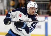 Jets Star Leaves Game After 'Freak Accident' With Official