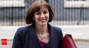 England To Raise University Tuition Fees With Inflation