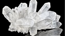 Maddenin Halleri: Katı Cisimler Nelerdir ve Nasıl Oluşurlar?