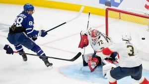 Maple Leafs Edge Panthers To Take 2-0 Series Lead