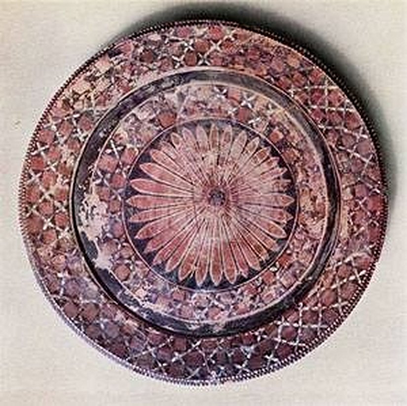 Halaf Kültürü zengin boya bezekli çanak çömleği: Kuzey Irak - Arpachiyah Höyük.