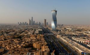 Saudi Arabia’s Economic Shift: Non-Oil Exports Surge Amid Falling Oil Revenue