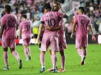 Fiesta de Inter Miami en una noche especial en el Chase, con golazos de Messi, Alba y Suárez