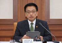 최상목, 한달여 만에 또 ‘1인 3역’ 권한대행의 대행으로
