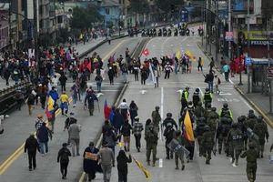 Ecuador Ends Strike After Deadly Clashes Over Fuel