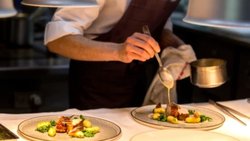 Yemek yemek sanat mıdır beslenme mi ?