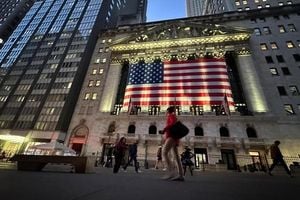 Markets Jitter As US Shutdown Looms And Gold Surges