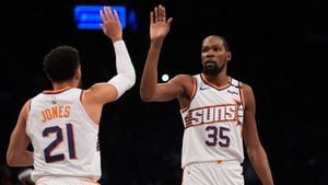 Phoenix Suns Secure Narrow Win Over Clippers