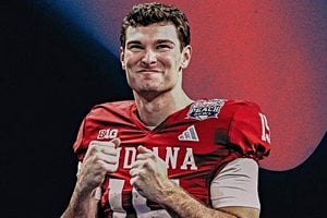 Indiana’s Fernando Mendoza Faces Miami In Emotional Title Clash