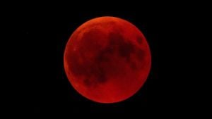 Total Lunar Eclipse To Enchant Sky Watchers Nationwide