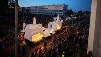 EN IMAGES : les temps forts de la parade opératique du Millénaire de Caen  - ici