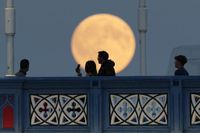 Photos of October's supermoon: A stunning start to a trio of celestial events - Daily Independent