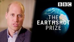 Prince William And Hannah Waddingham Play Darts For Earthshot Prize