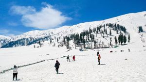 Kashmir Valley Faces Extreme Winter Weather