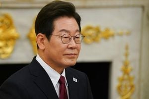 Japan And South Korea Leaders Forge New Ties In Busan