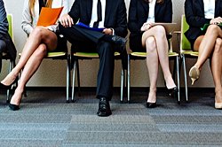 Bacak bacak üstüne atmak zararlı mıdır? Zararlı ise neden zararlıdır?