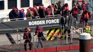 UK Set To Launch Migrant Returns Flights To France