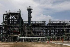 Dangote Plans World’s Largest Oil Refinery Expansion